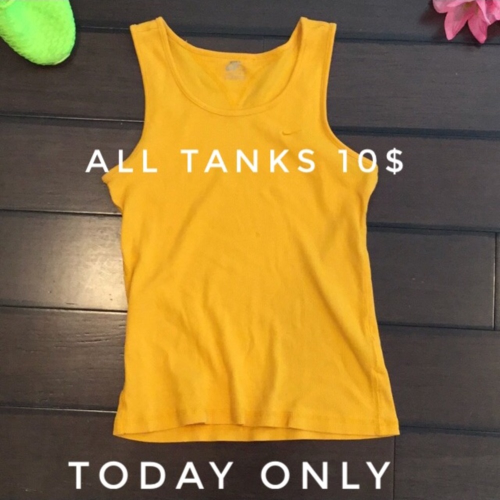 Nike sports tank
